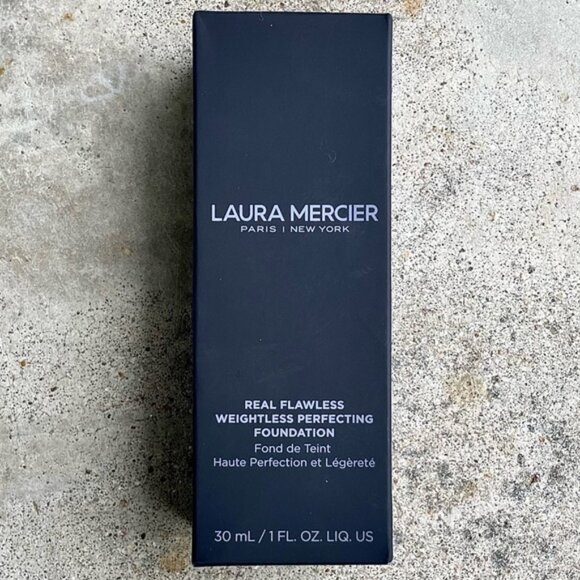 LAURA MERCIER REAL FLAWLESS WEIGHTLESS PERFECTING FOUNDATION - Assorted COLORS! - Picture 11 of 11
